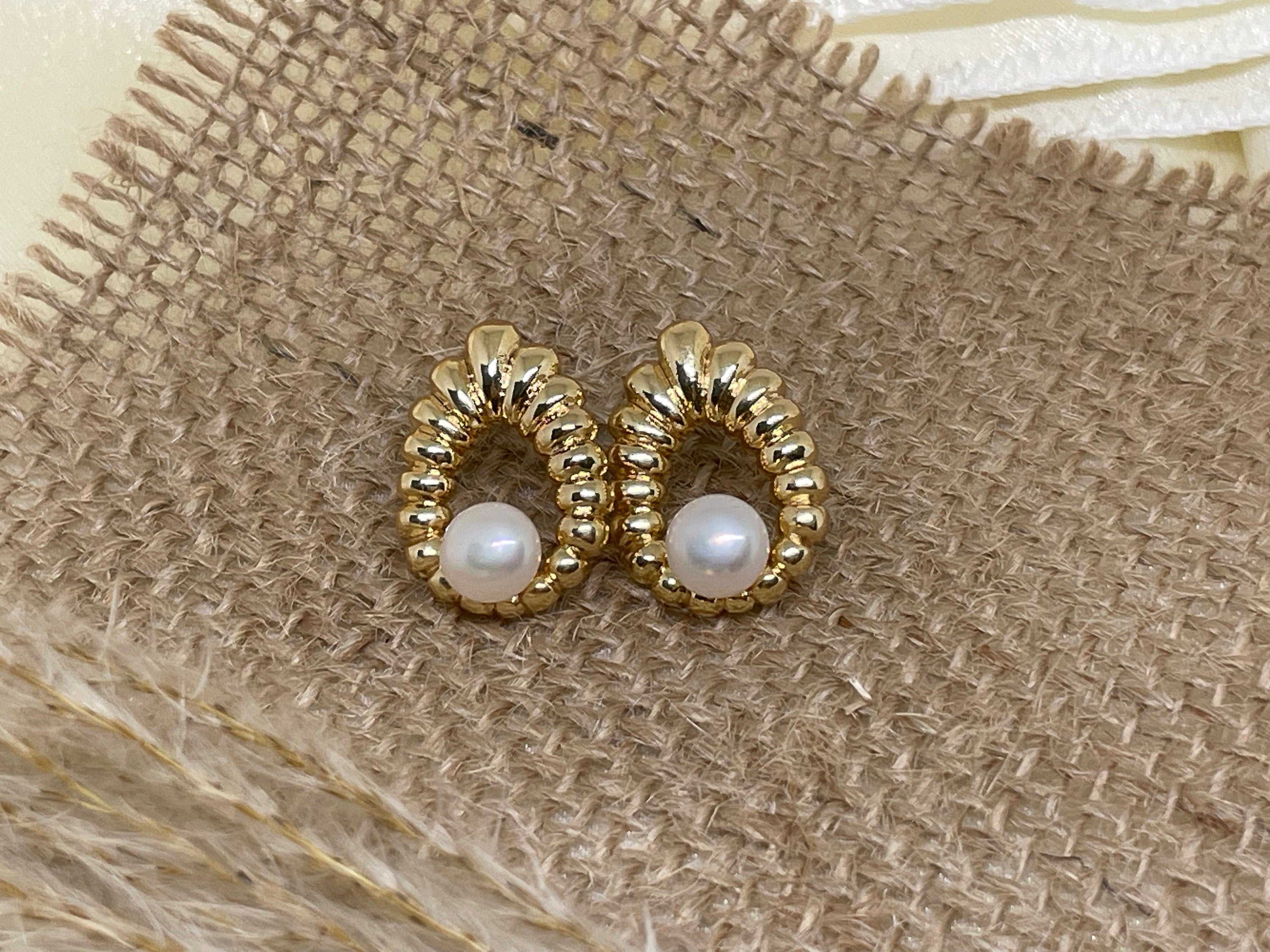 CAELLIA vintage style water drop shaped earrings featuring a lustrous freshwater pearl.