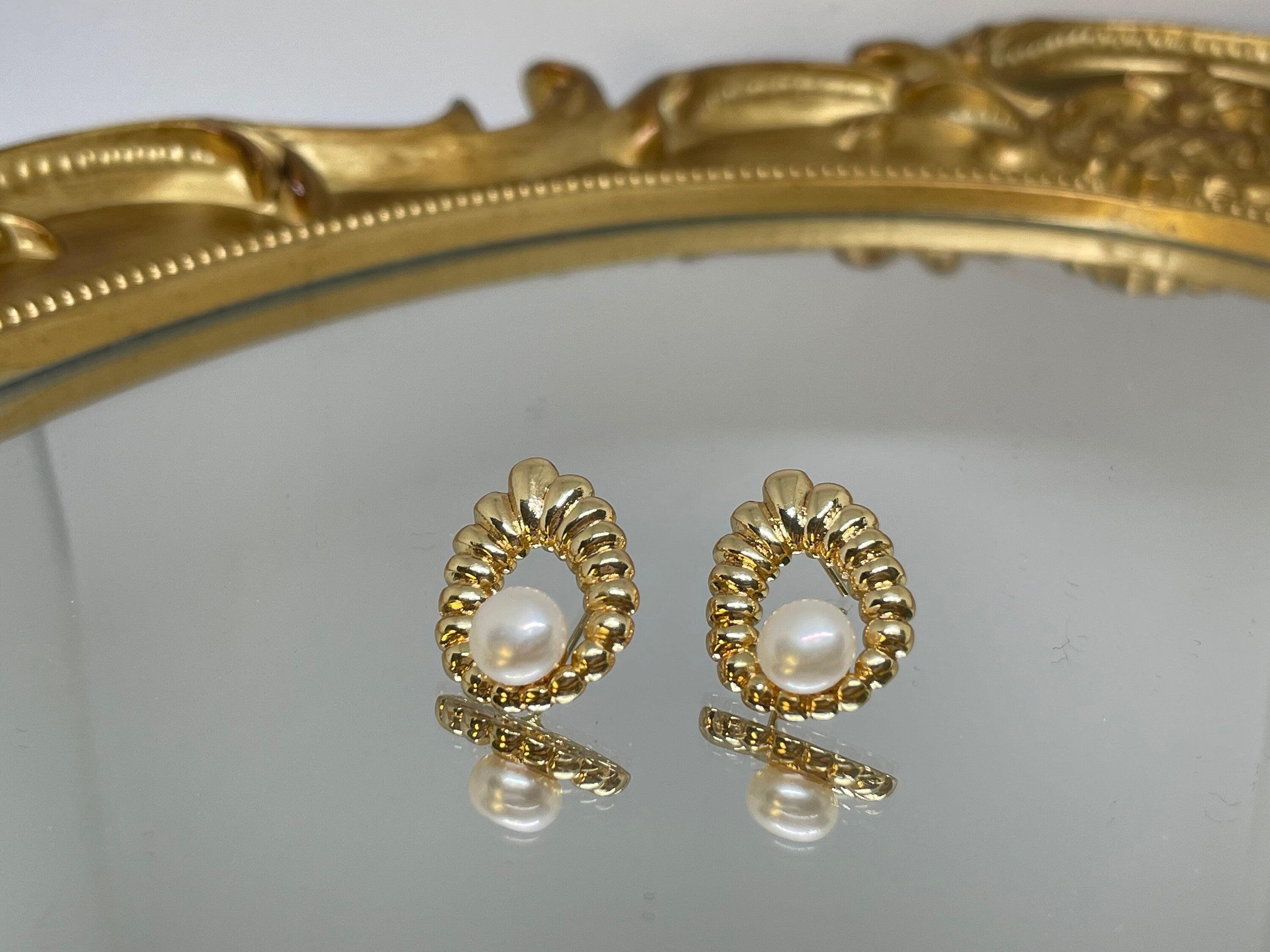 CAELLIA vintage style freshwater pearl drop earrings with a gold water drop shaped setting.