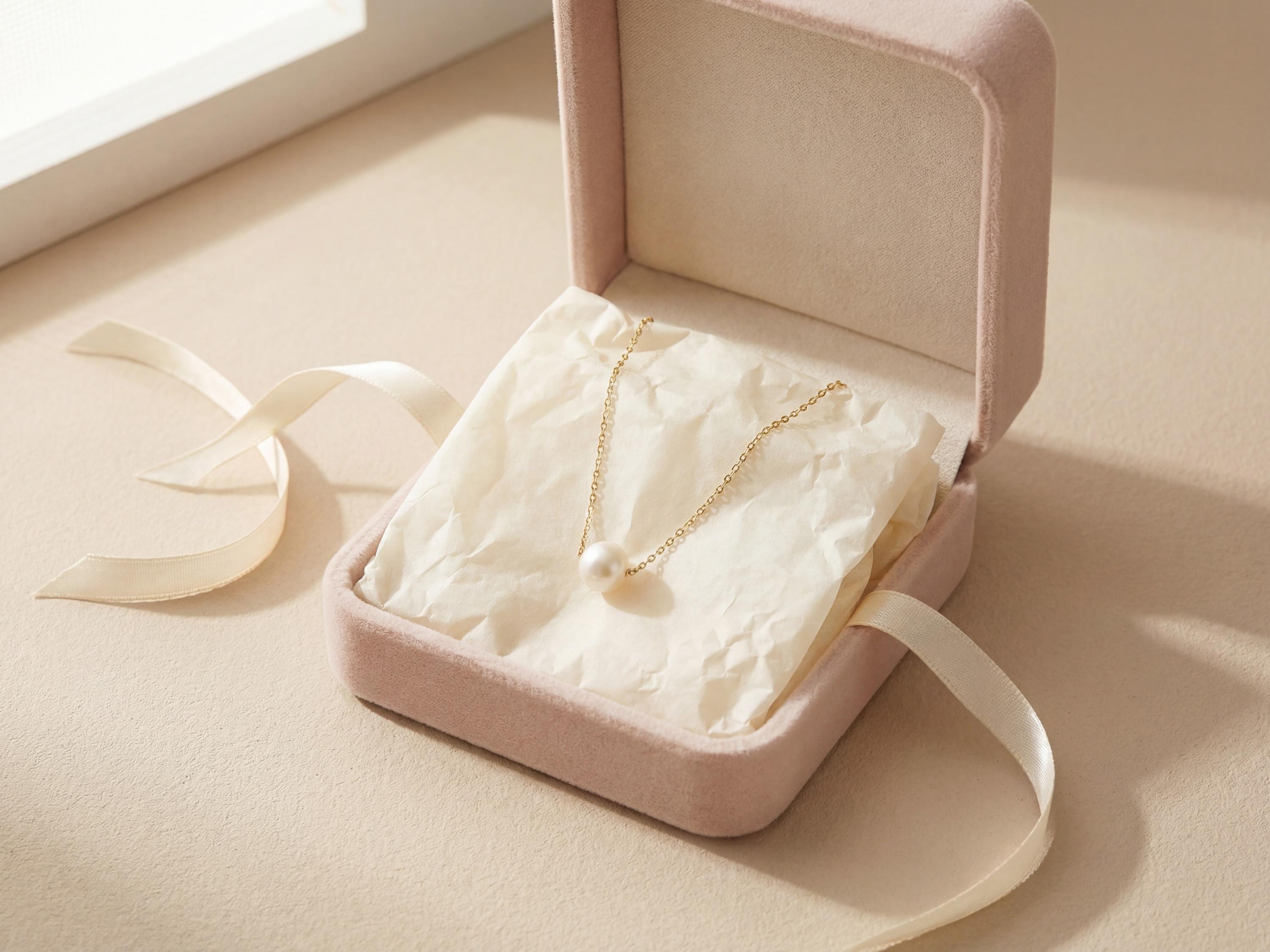 Pearl necklace listing image - Giftable packaging image