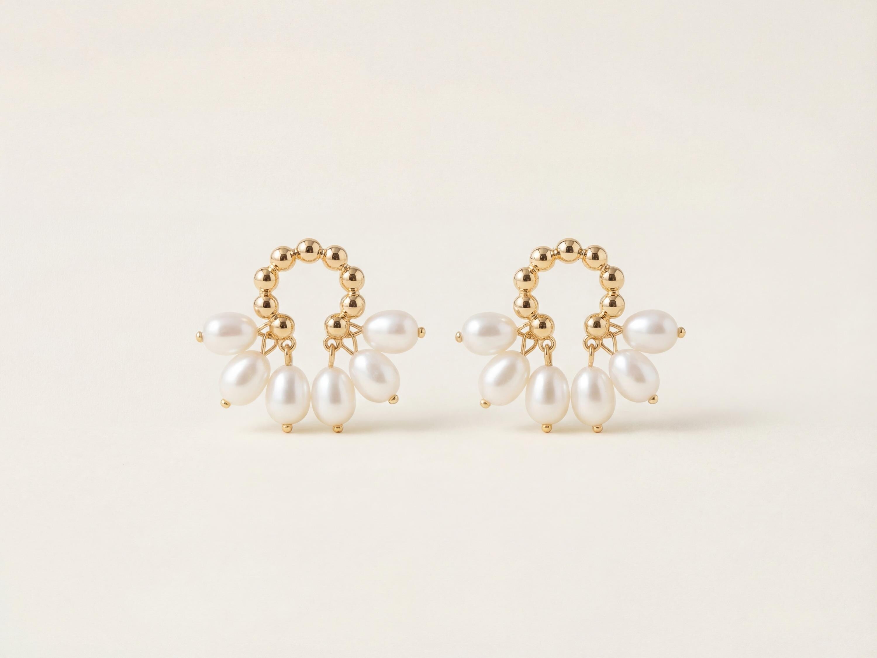 Pearl earrings listing image - Hero product shot