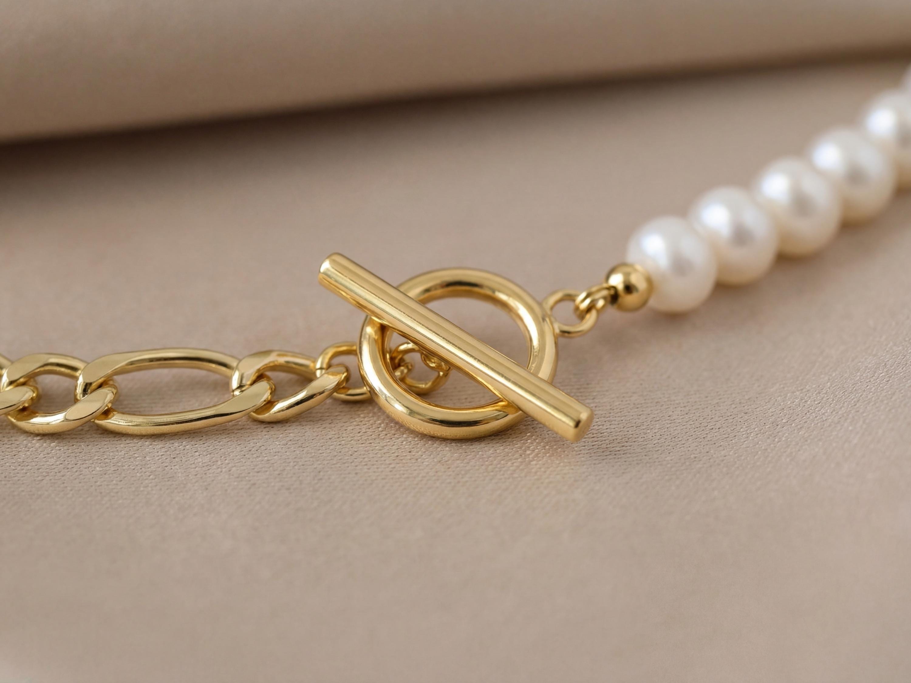 Pearl necklace listing image - Clasp and craftsmanship shot