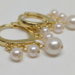 Pearl earrings listing image - Detail macro shot
