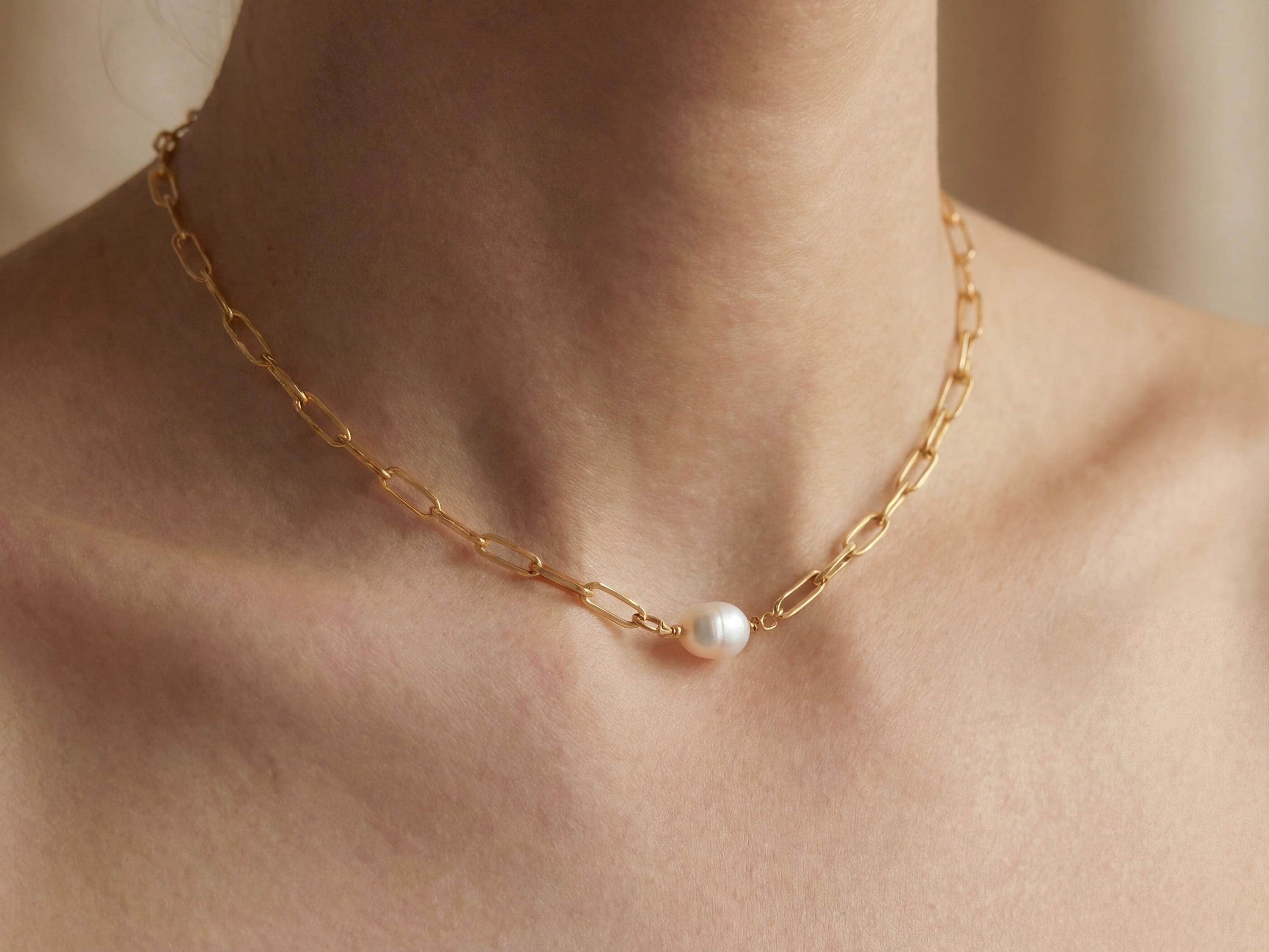 Pearl necklace listing image - Clean close-up product shot