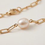 Pearl necklace listing image - Macro pearl detail
