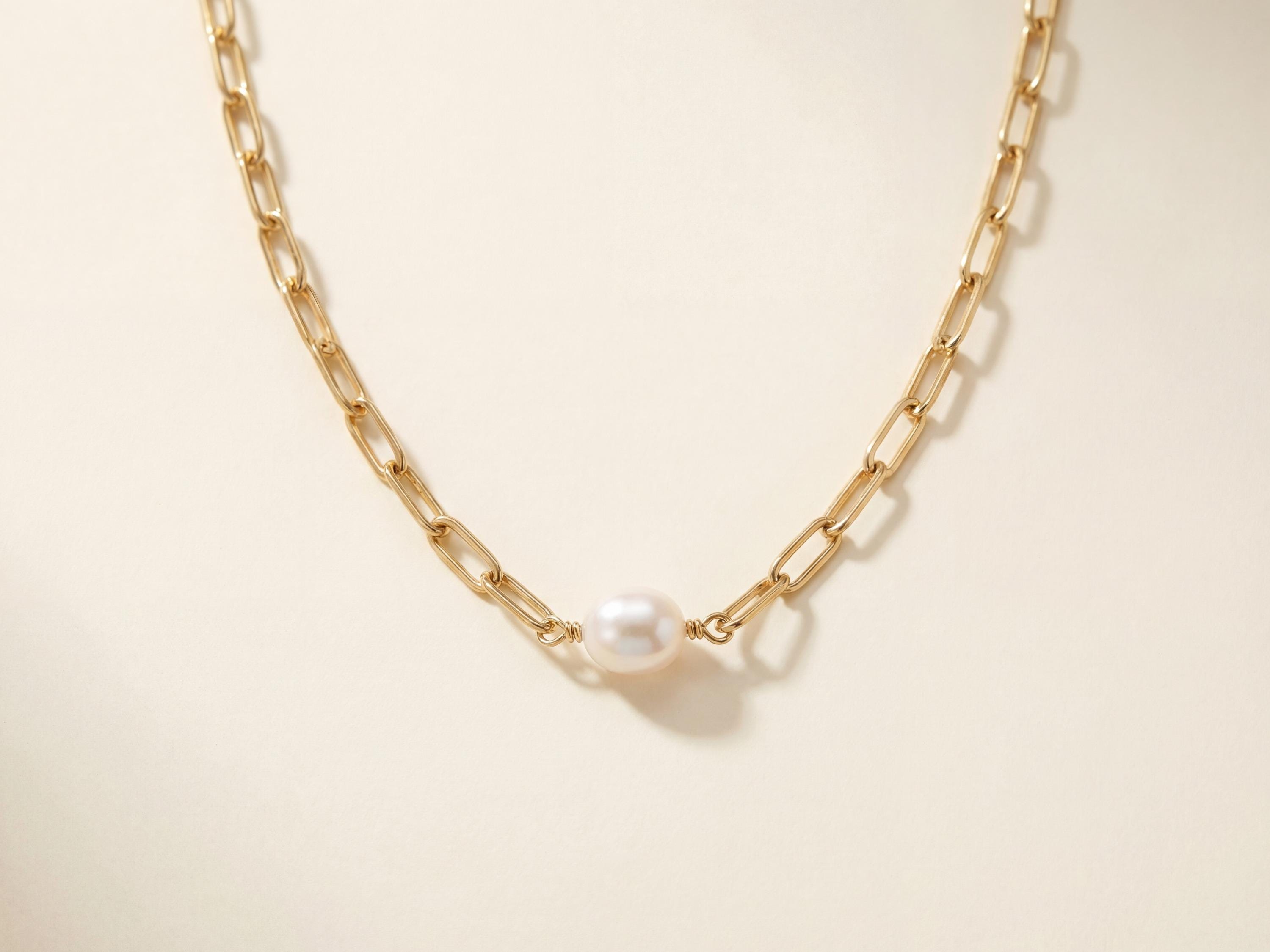 Pearl necklace listing image - Main hero image
