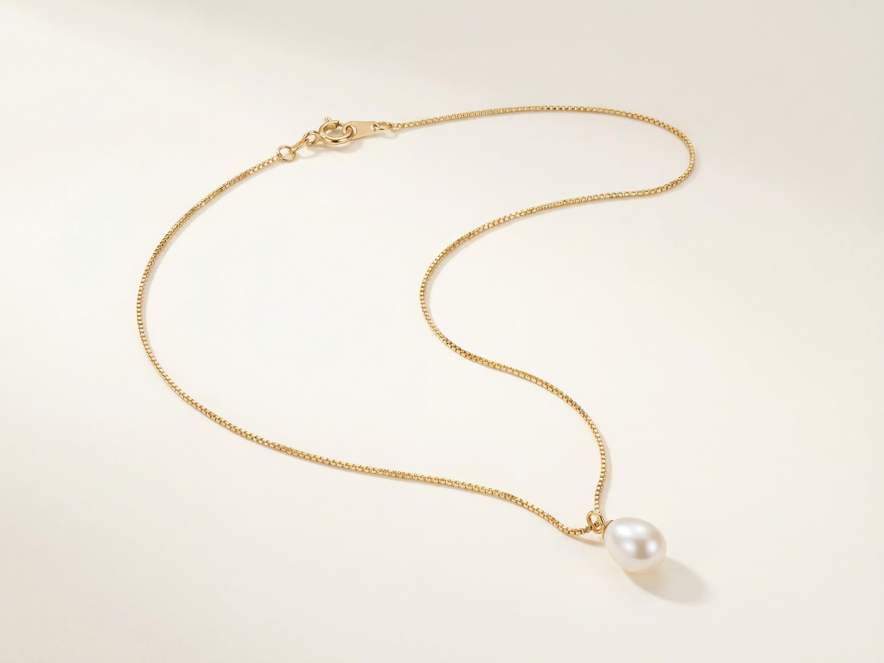 Pearl necklace listing image - Main hero image