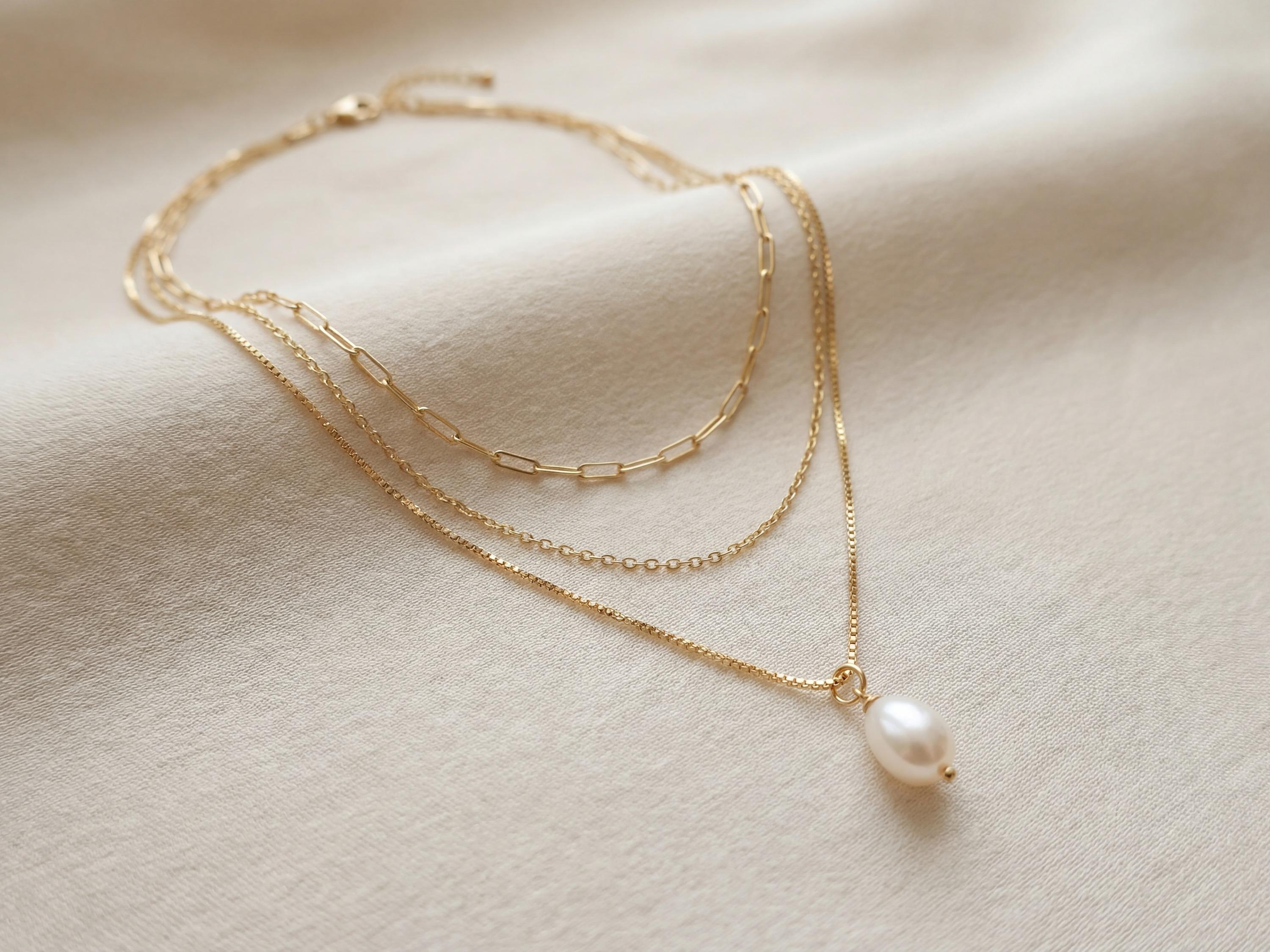 Pearl necklace listing image - Layering shot