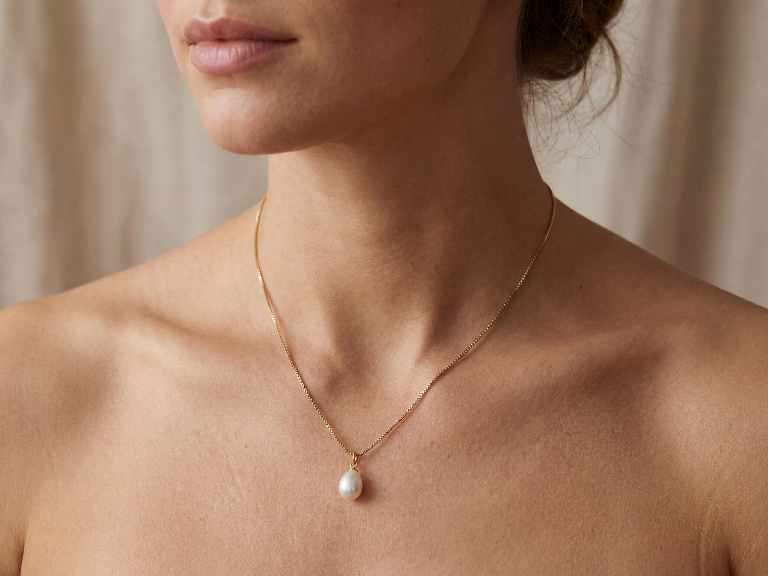 Pearl necklace listing image - On-neck lifestyle shot