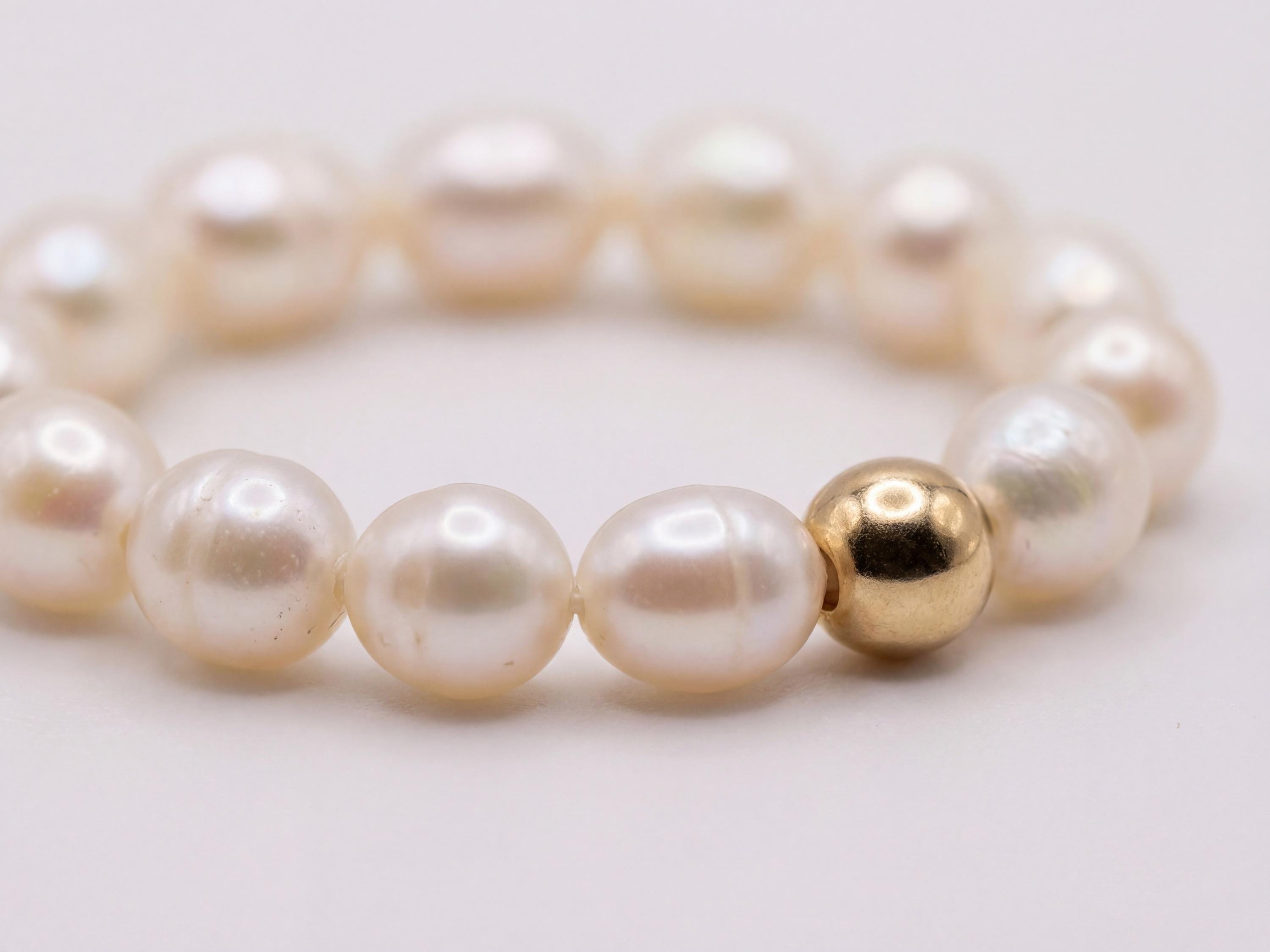 Pearl rings listing image - Macro pearl detail