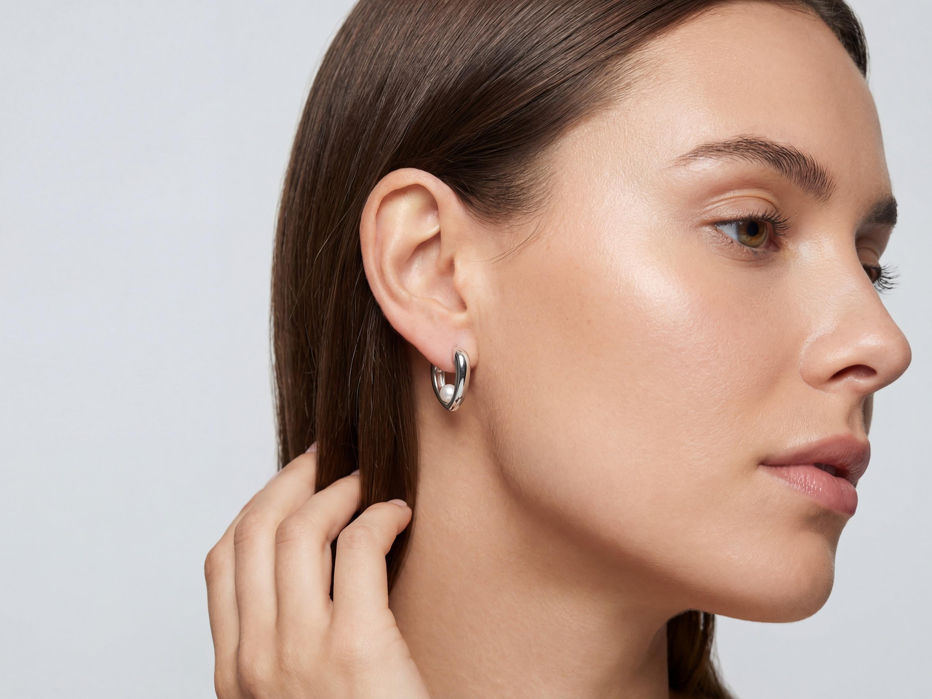 Pearl earrings listing image - Quiet luxury side profile