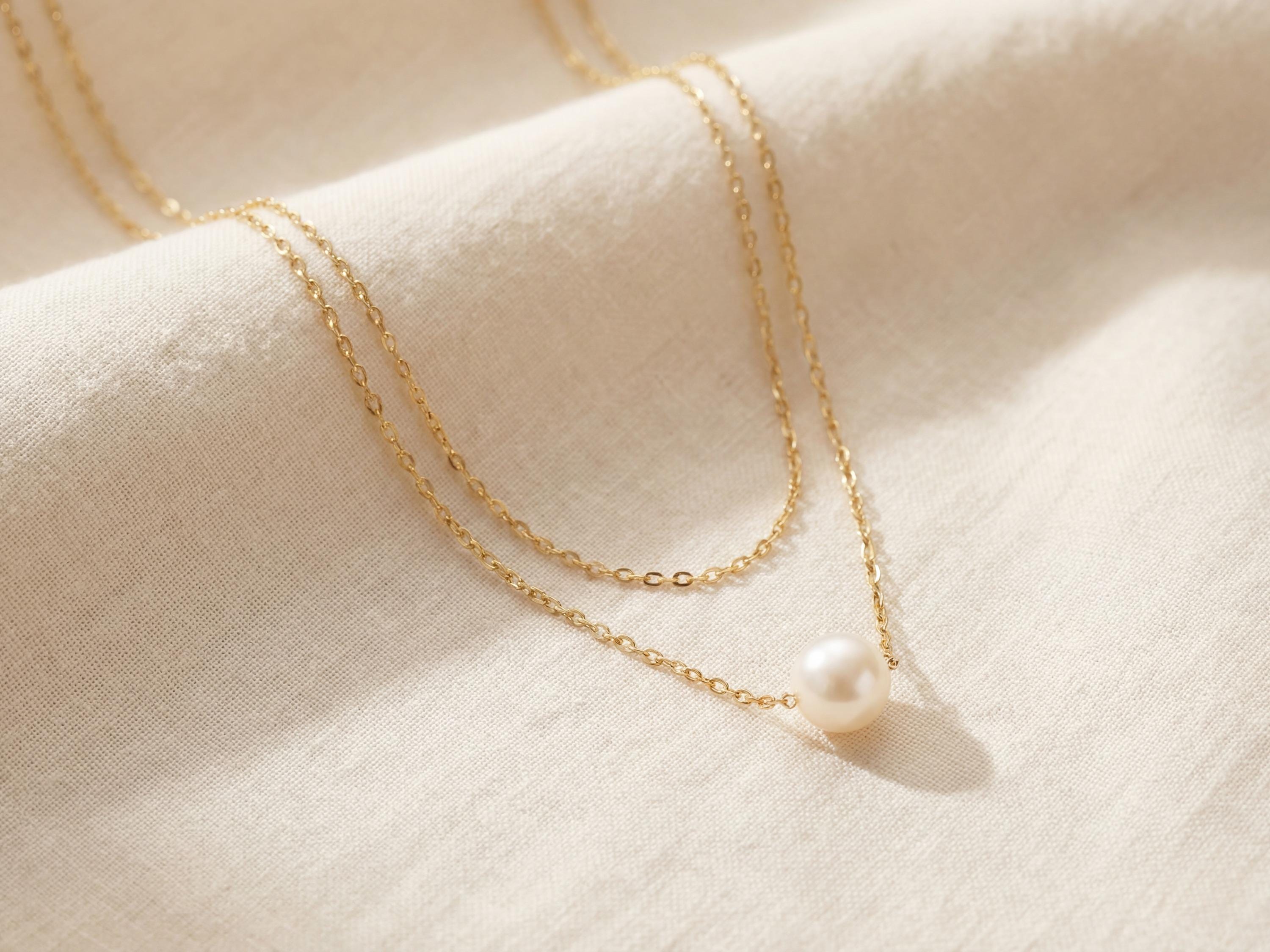Pearl necklace listing image - Layering shot