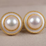 Pearl earrings listing image - Detail macro shot