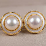 Pearl earrings listing image - Detail macro shot
