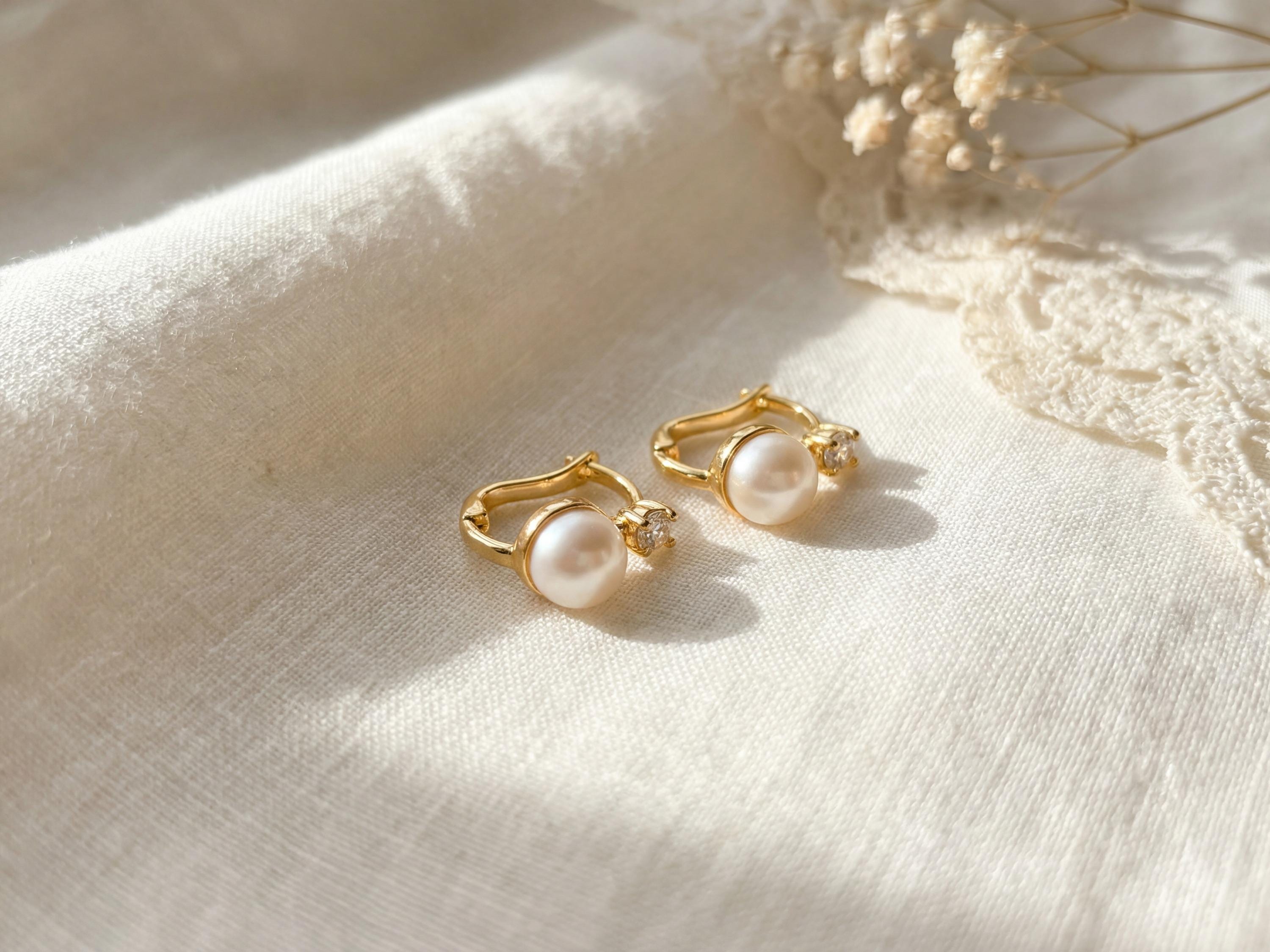 Pearl earrings listing image - Catbird-inspired romantic softness