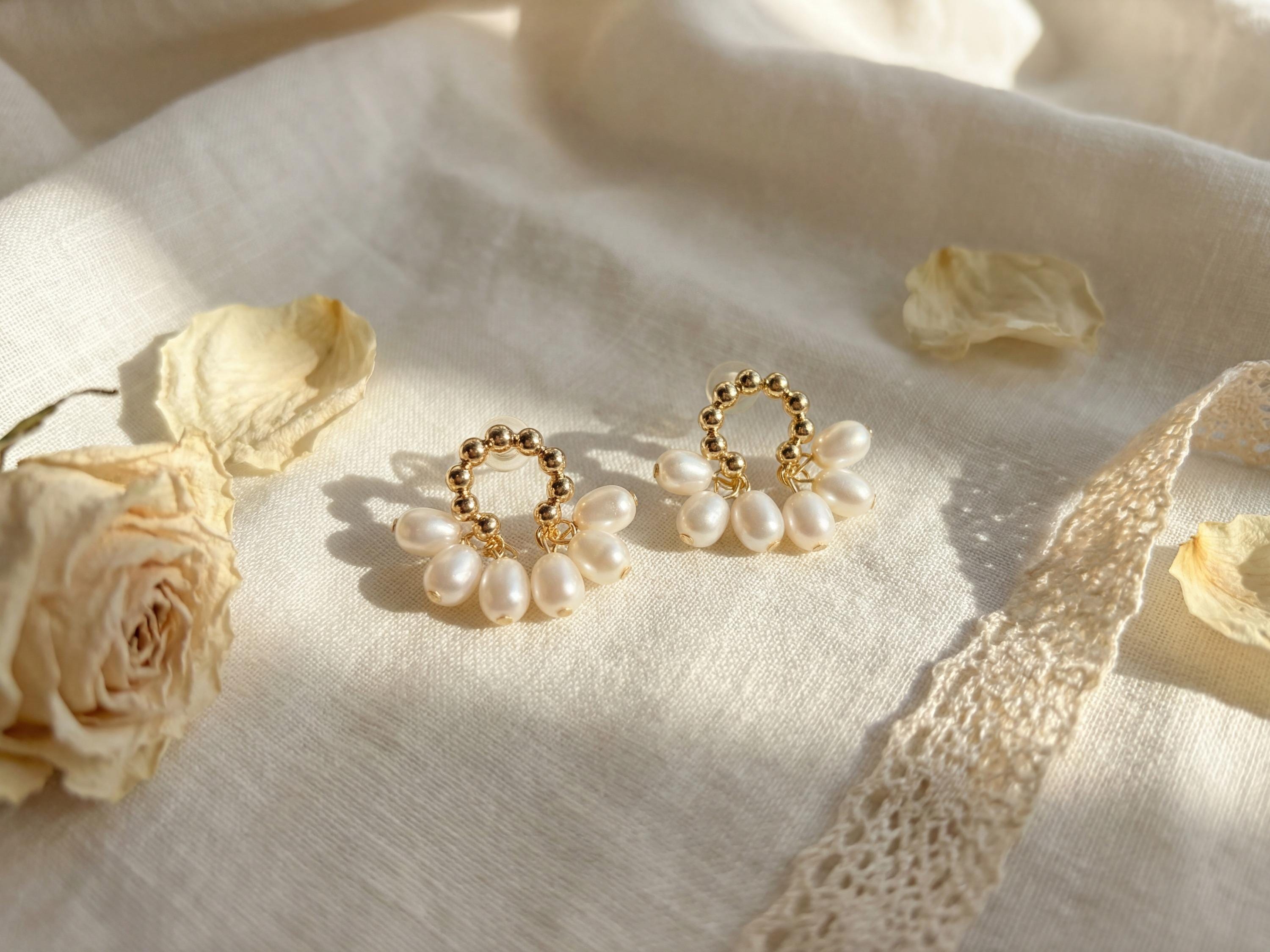 Pearl earrings listing image - Catbird-inspired romantic softness