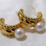 Pearl earrings listing image - Detail macro shot