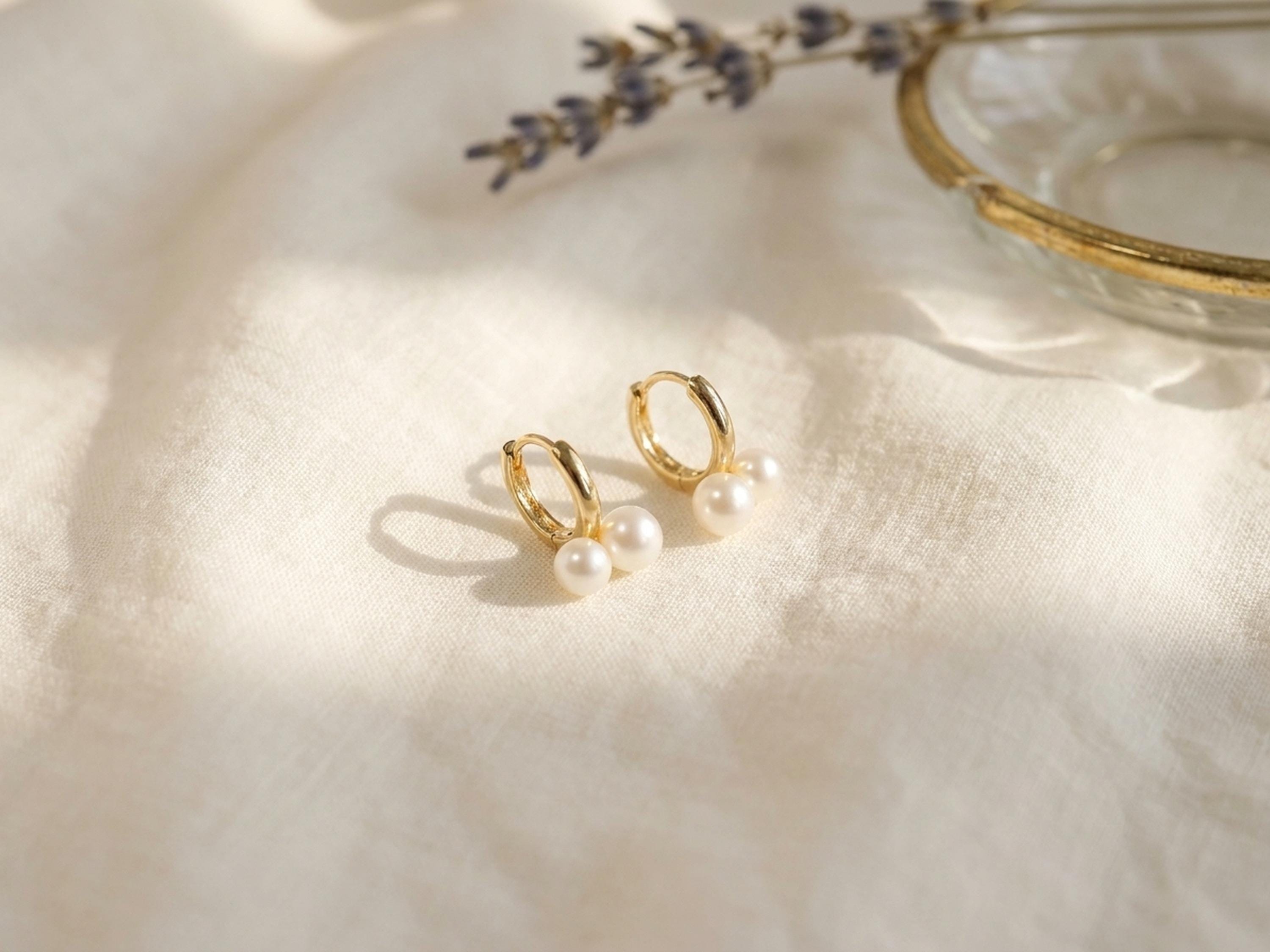 Pearl earrings listing image - Catbird-inspired romantic softness