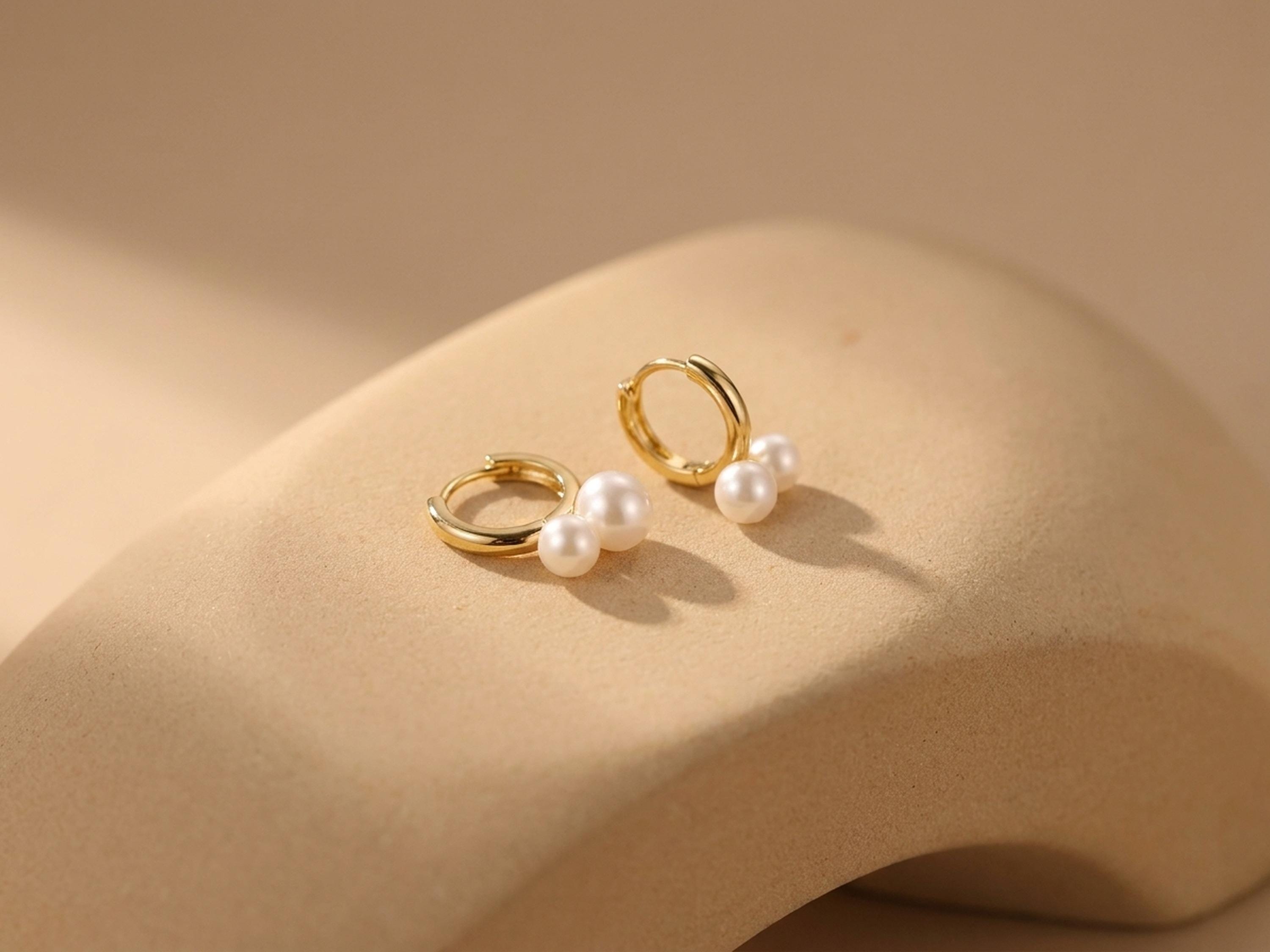 Pearl earrings listing image - Mejuri-like sculptural close-up