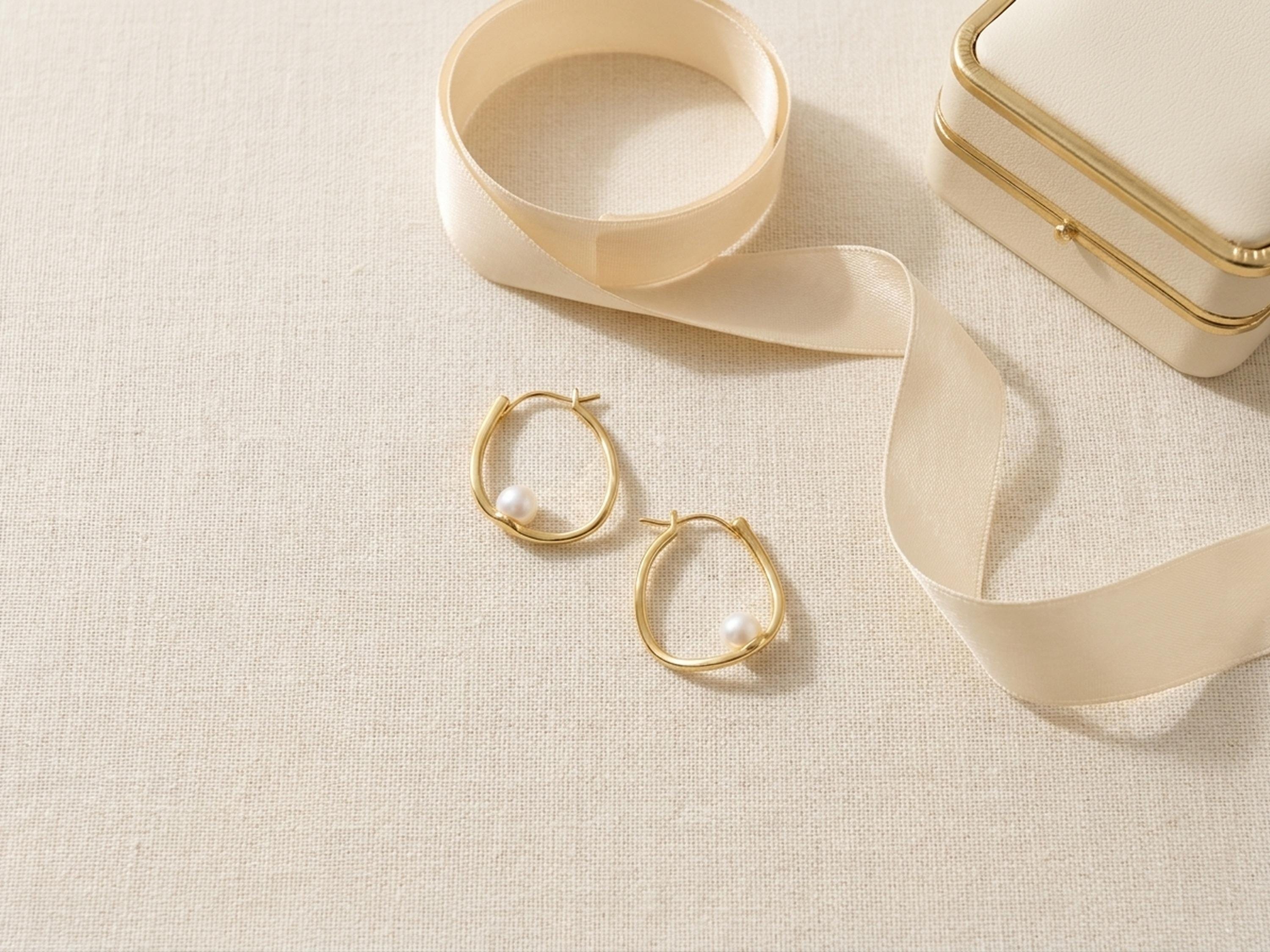 Pearl earrings listing image - Flat lay for listing gallery