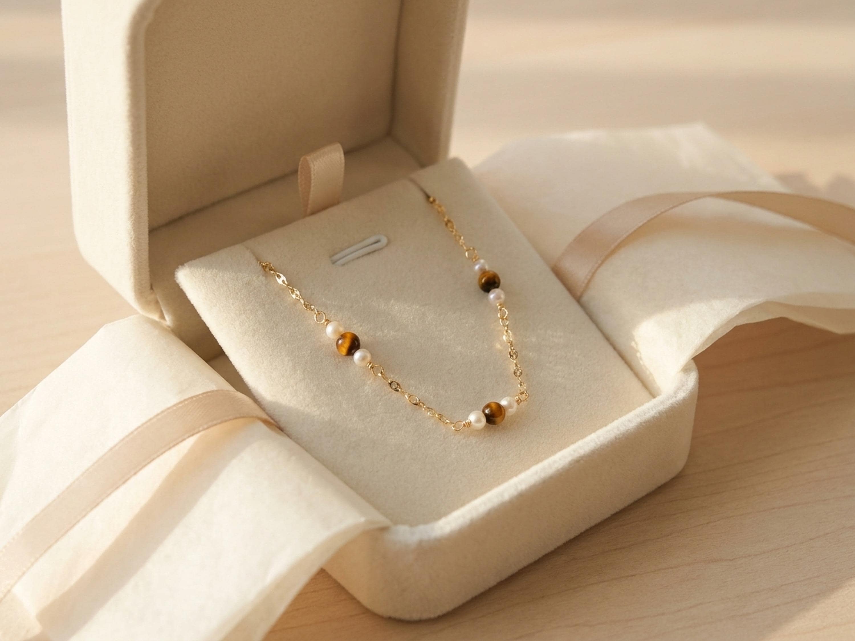 Pearl necklace listing image - Giftable packaging image